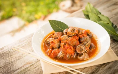 Caracoles con tomate y cebolla