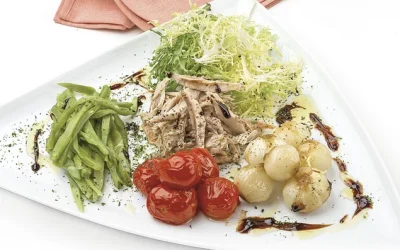 Ensalada de codorniz desmigada